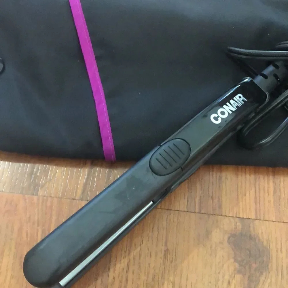 Conair mini flat iron travel flat iron with case